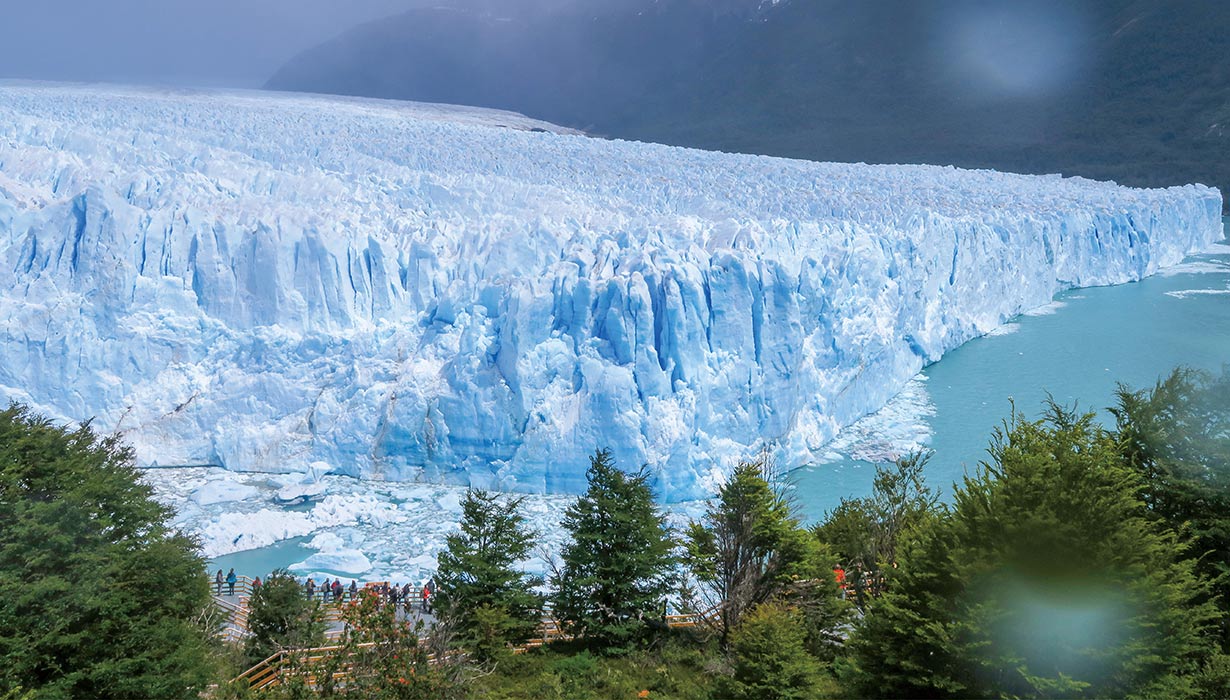 壮大さに圧倒されるペリト･モレノ氷河